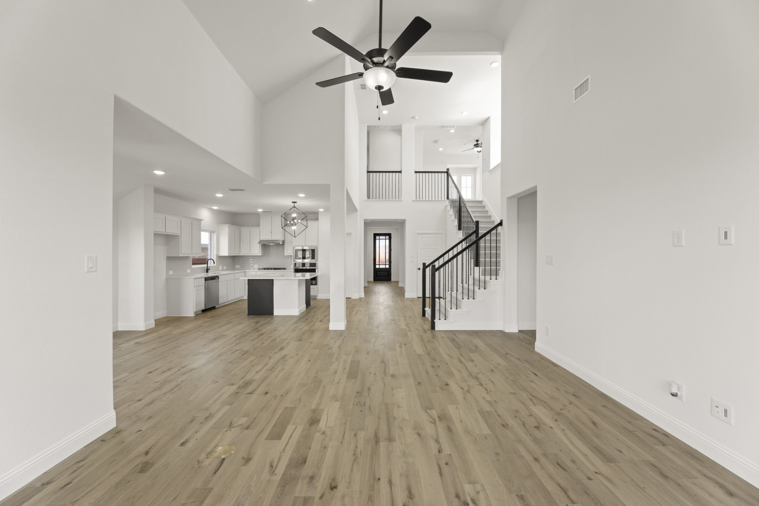 Garland at 3605 Indian Cherry Place, Heartland, Texas: photo 2